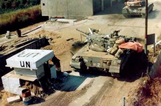 Танки «Меркава» Мк.1 пересекают ливанскую границу, 1982 г.